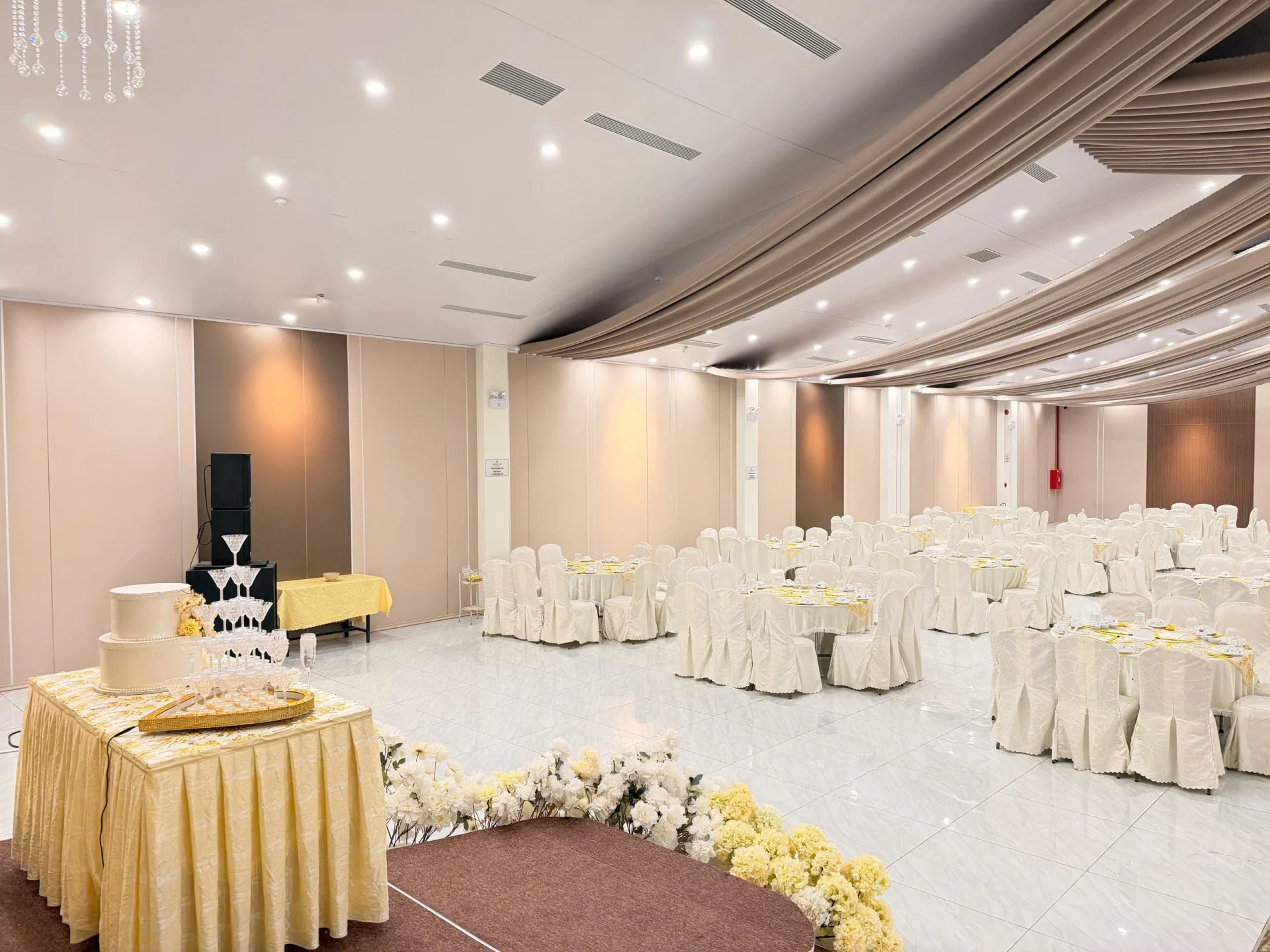 Sảnh Hoàng Kim góc 05